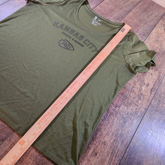 Kansas City Chiefs The Nike Tee Salute To Service T shirt Women XXL Olive Green - Picture 9 of 10